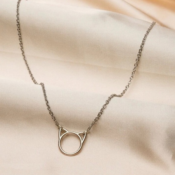 Cat Pendant Necklace - Picture 2 of 4